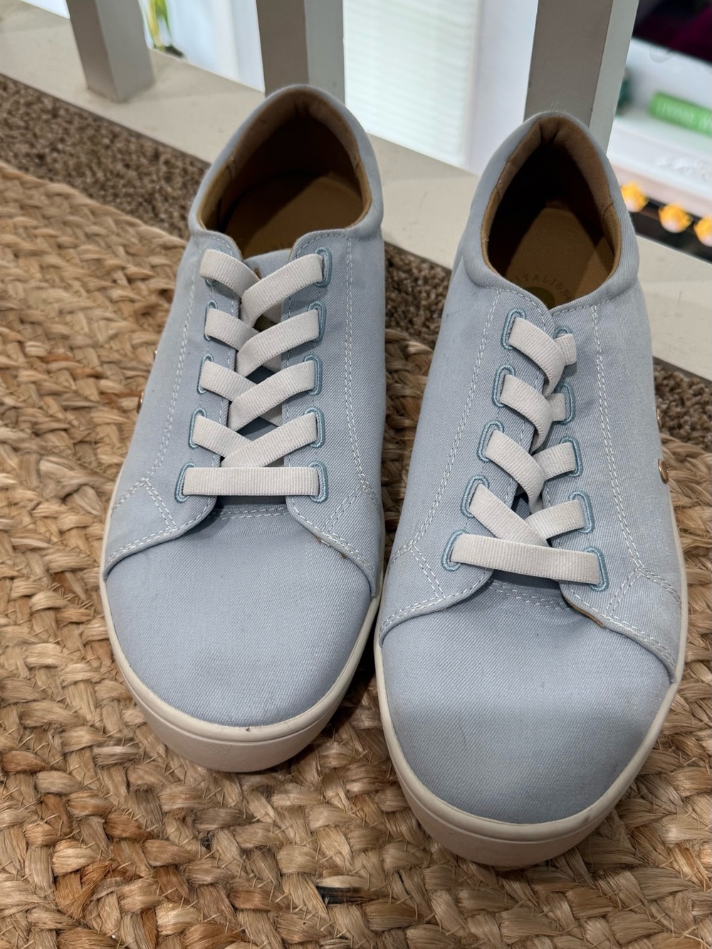 REVITALIGN Light Blue Casual Lace-Up Sneakers
